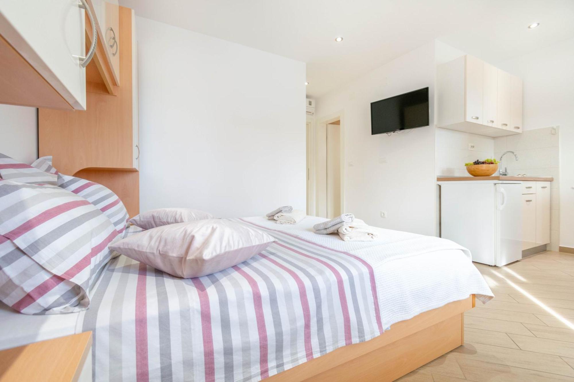 Studio Apartmani Dora Makarska Kültér fotó
